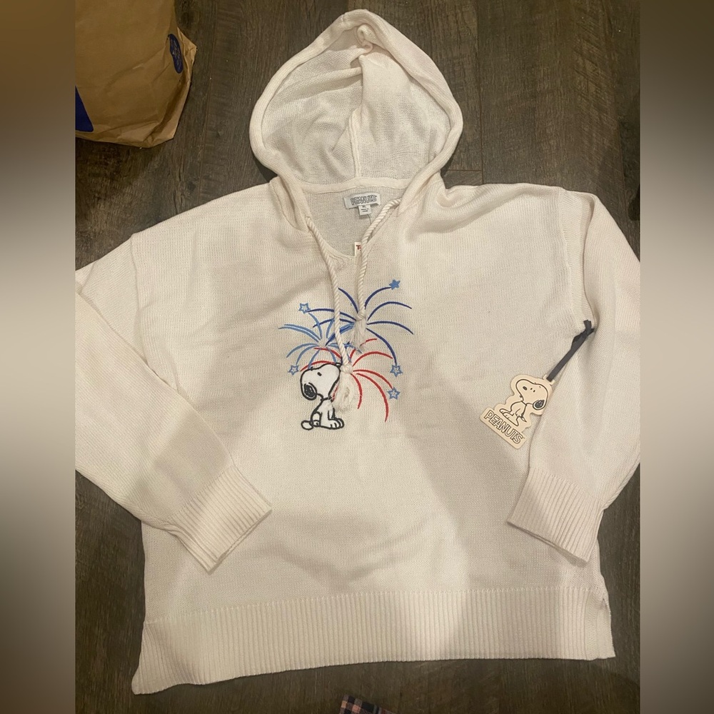 NWR Peanuts Patriotic White Hoodie with Snoopy and Fireworks